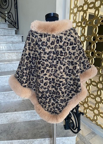 Kürk Detaylı Leopar Desenli Kadın Panço - Görsel 3