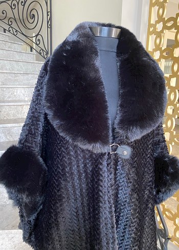 Siyah Kürklü Kadın Panço STD - Görsel 2