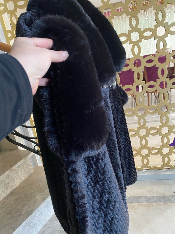 Siyah Kürklü Kadın Panço STD - Görsel 4