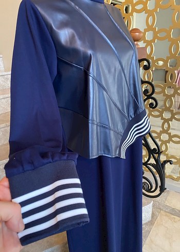 Drapeli Yüksek Yakalı Lacivert deri detaylı elbise 2 beden 44/46 - Görsel 2