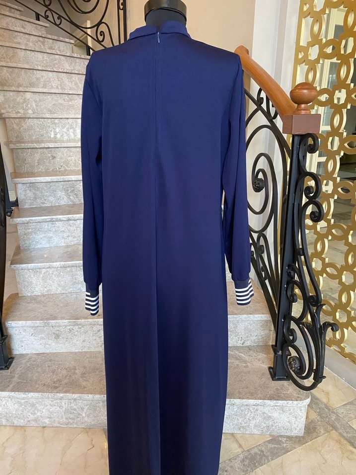 Drapeli Yüksek Yakalı Lacivert deri detaylı elbise 2 beden 44/46 - Görsel 4