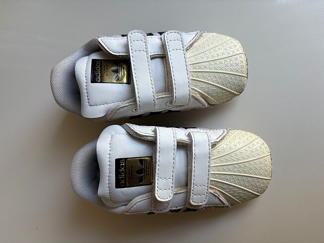 Adidas ilk adım ayakkabısı