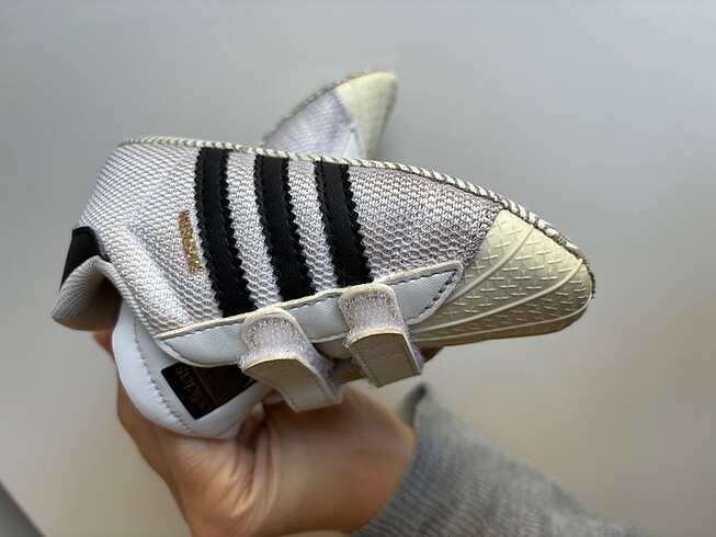 21 Beden siyah Renk Adidas ilk adım ayakkabısı