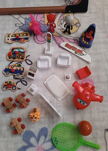 Renkli Çeşitli Oyuncak Seti - Görsel 3