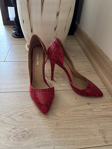 Shoe Tek Kirmizi topuklu ayakkabi