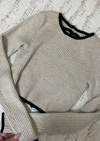 bershka sırtı açık triko crop kazak - Görsel 5