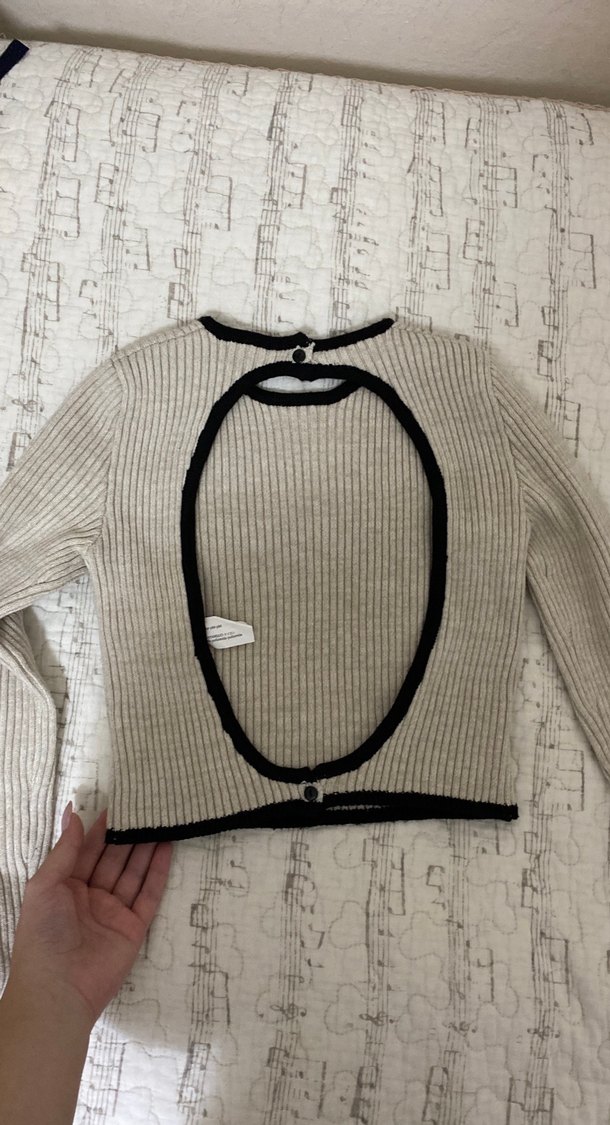 bershka sırtı açık triko crop kazak - Görsel 4