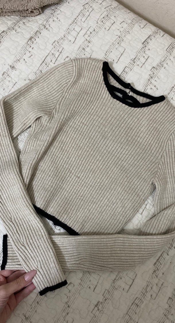 bershka sırtı açık triko crop kazak - Görsel 5