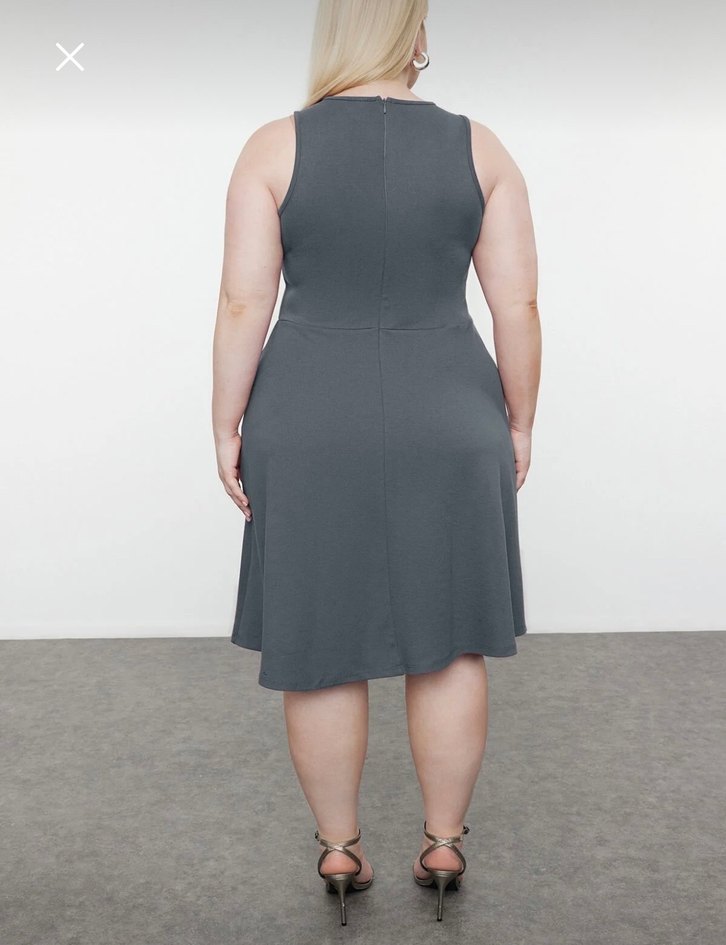 Gri V Yakalı Midi Kadın Elbise - Görsel 3