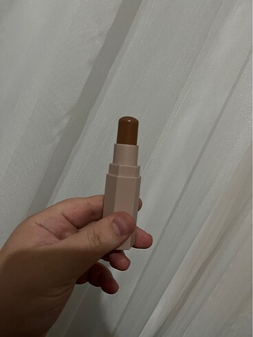  Beden FENTY BEAUTY KONTÜR
