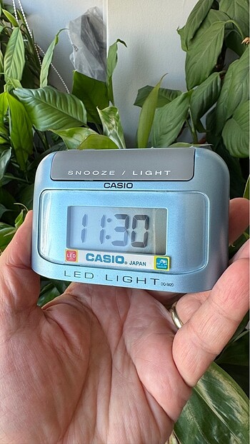 Casio ışıklı ve alarmlı dijital masa saati