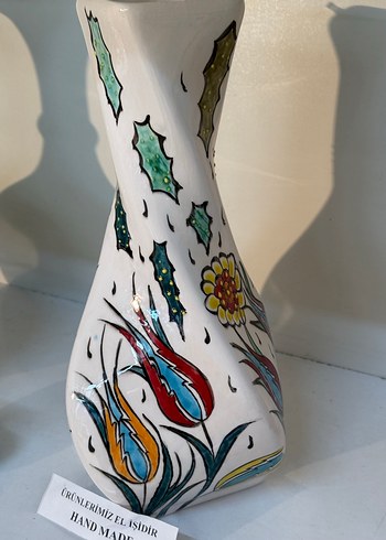 Renkli Çiçek Desenli Çini Vazo - Görsel 3