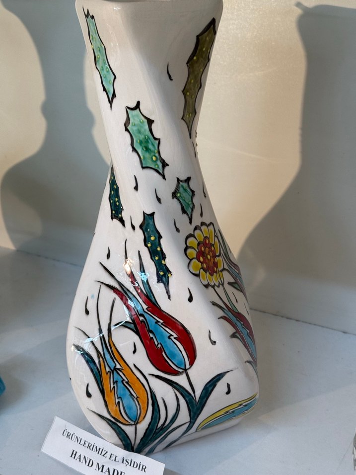 Renkli Çiçek Desenli Çini Vazo - Görsel 3