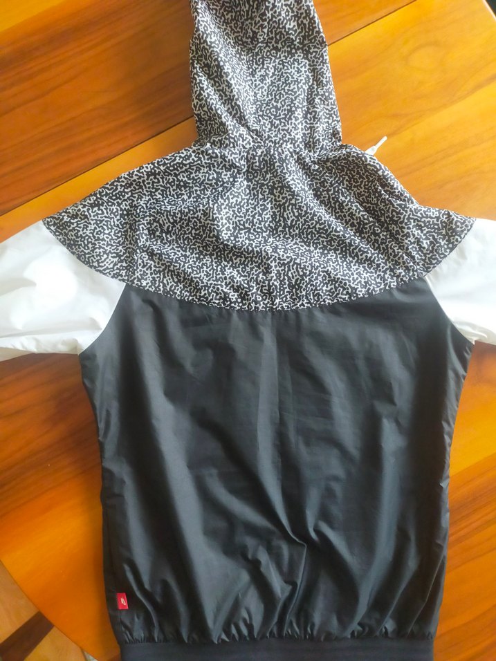 orjinal Nike bayan eşofman üstü sıfırından farksız - Görsel 4