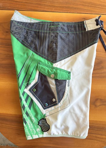 Quiksilver Erkek Parlak Yeşil Quiksilver Mini Şort