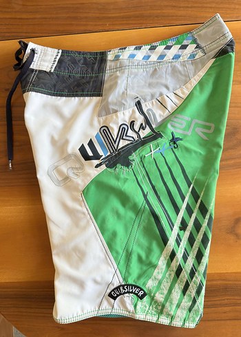 Erkek Parlak Yeşil Quiksilver Mini Şort