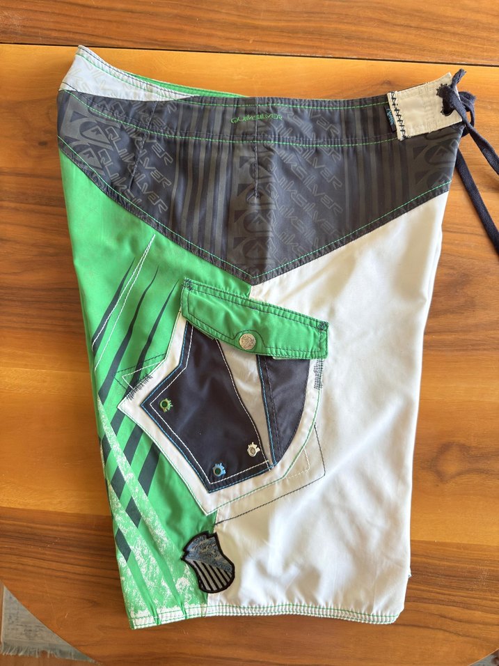 Erkek Parlak Yeşil Quiksilver Mini Şort - Görsel 2