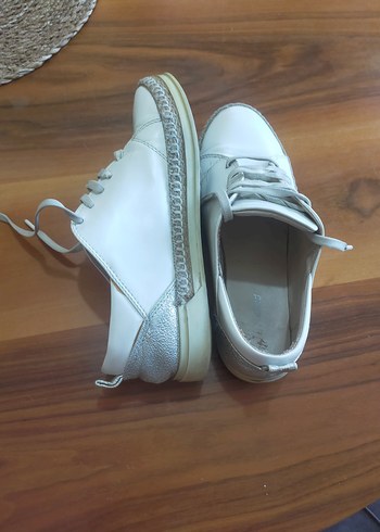 38 Beden Beyaz Bağcıklı Kadın Sneakers