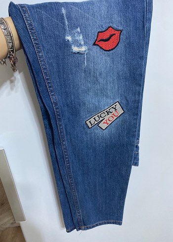 Nakışlı Renkli Mavi Kadın Yırtık Kot Pantolon - Görsel 5