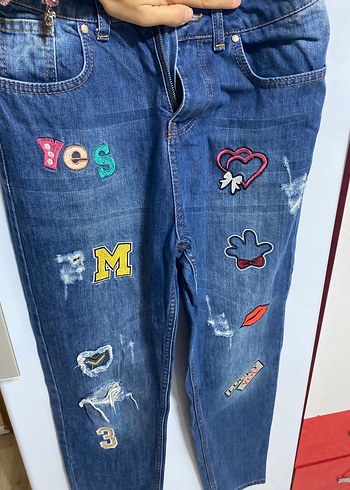 Nakışlı Renkli Mavi Kadın Yırtık Kot Pantolon - Görsel 2