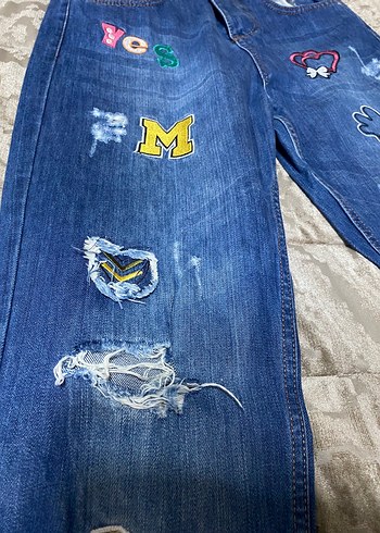 Nakışlı Renkli Mavi Kadın Yırtık Kot Pantolon - Görsel 3