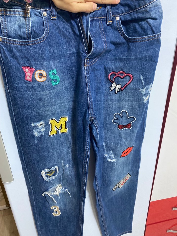 Nakışlı Renkli Mavi Kadın Yırtık Kot Pantolon - Görsel 2