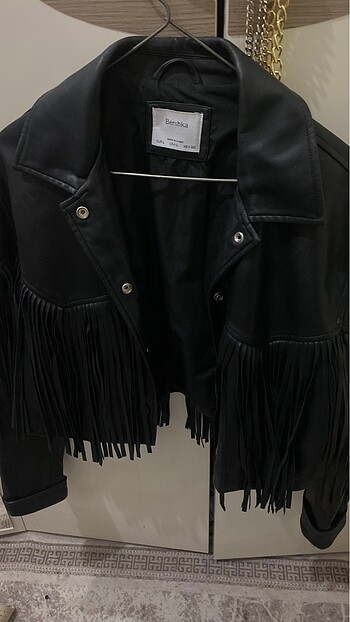 Bershka püsküllü ceket