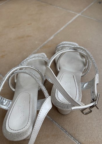 Beyaz Tokalı Blok Topuklu Abiye Ayakkabı - Görsel 2