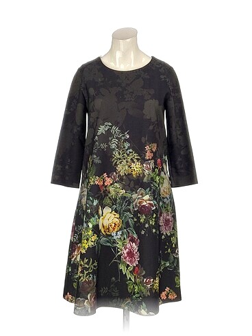PreLoved Kısa Elbise %70 İndirimli.