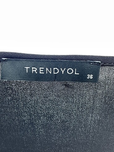 36 Beden siyah Renk Trendyol & Milla Bluz %70 İndirimli.