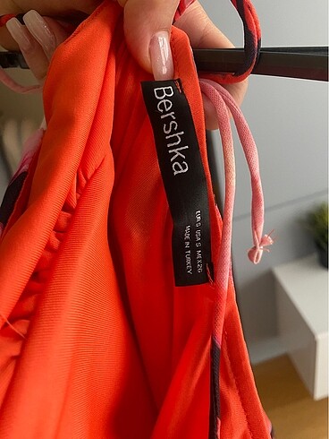 s Beden Bershka mini elbise narçiçeği rengi