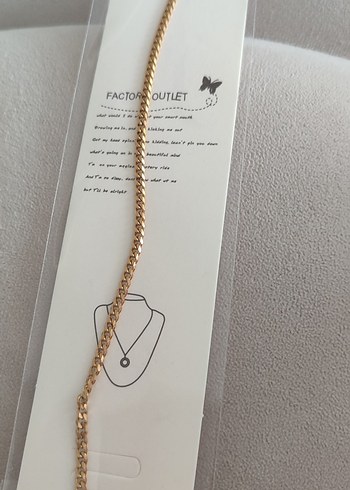 Zincir Detaylı Altın Rengi Midi Kolye