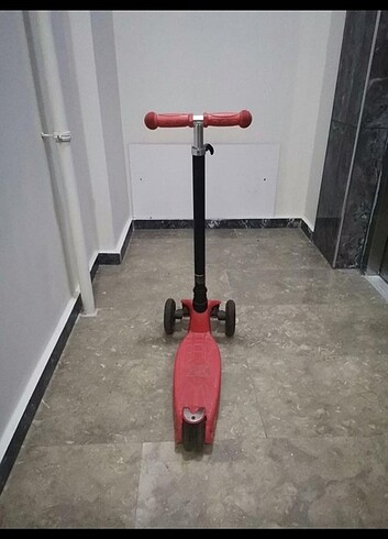  Beden kırmızı Renk Dynamic marka orjinal scooter