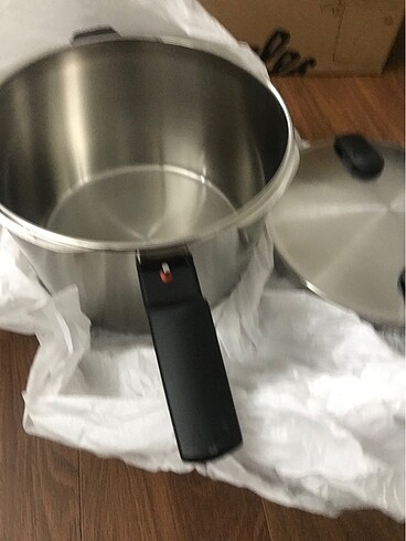 Beden gri Renk Fissler düdüklü tencere 8+4