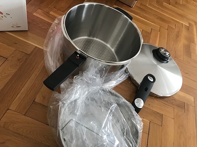  Beden Fissler düdüklü tencere 8 lt