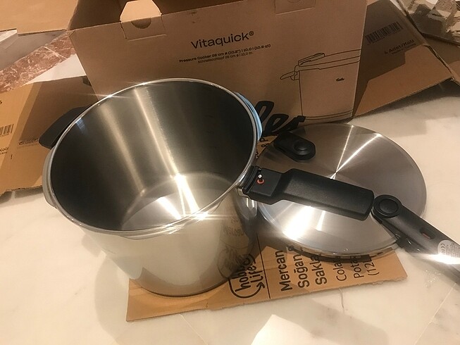  Beden Fissler düdüklü tencere 8+4