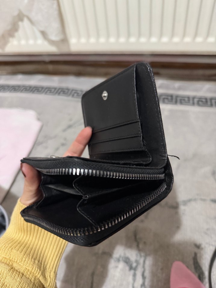 Siyah Nakışlı Deri Fermuarlı Kadın Cüzdanı - Görsel 2