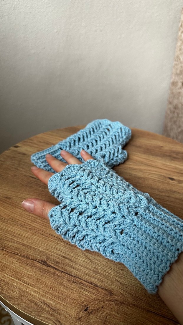 Mavi Örgü Kadın Eldiveni - Görsel 2