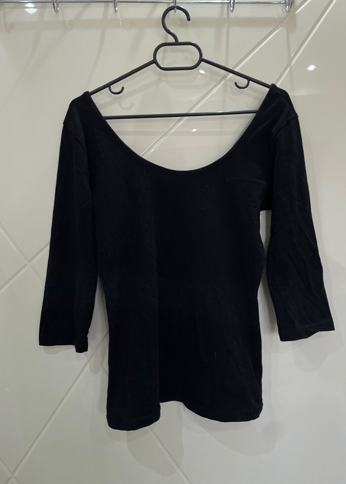 Siyah yarım kol kayık yaka bluz - Görsel 3