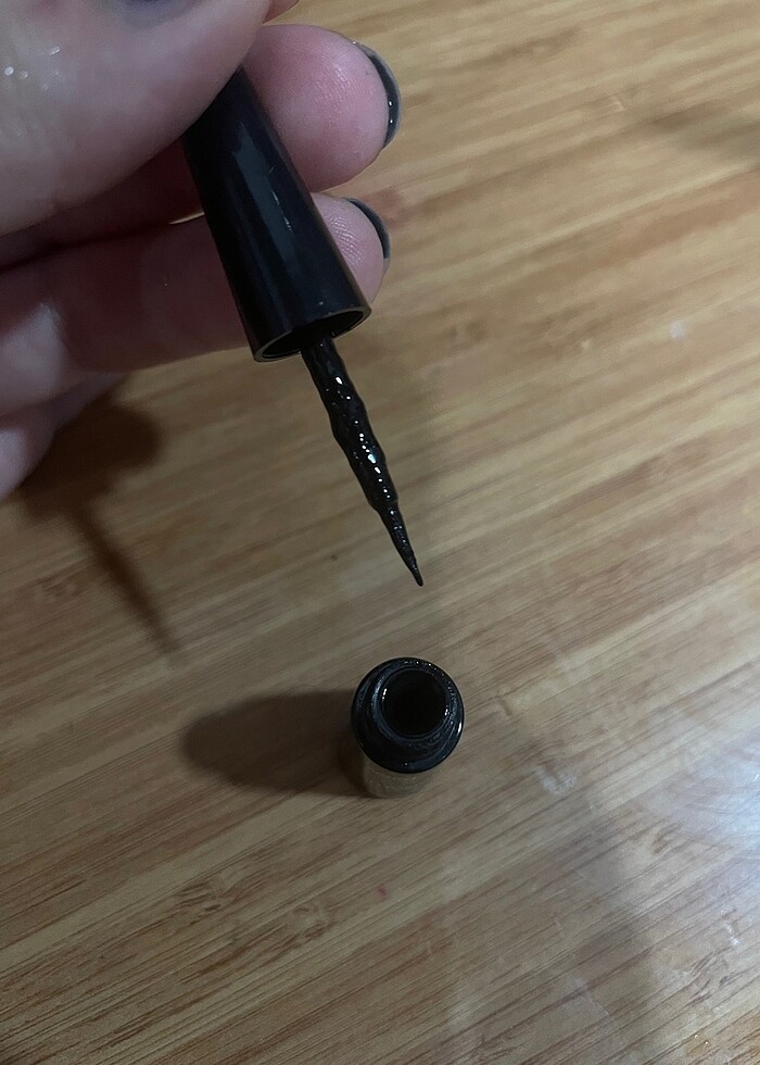 Wet and wild waterproof eyeliner - Görsel 2