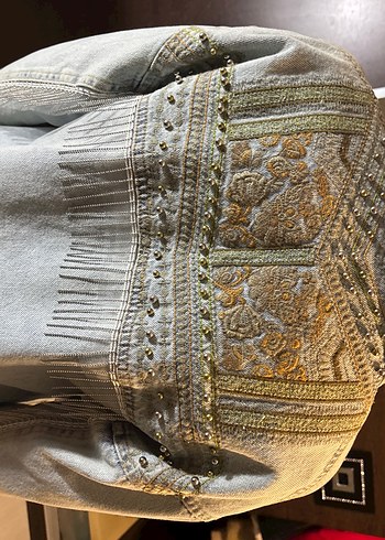 Nakış Detaylı Gri Mavi Jean Ceket - Görsel 4