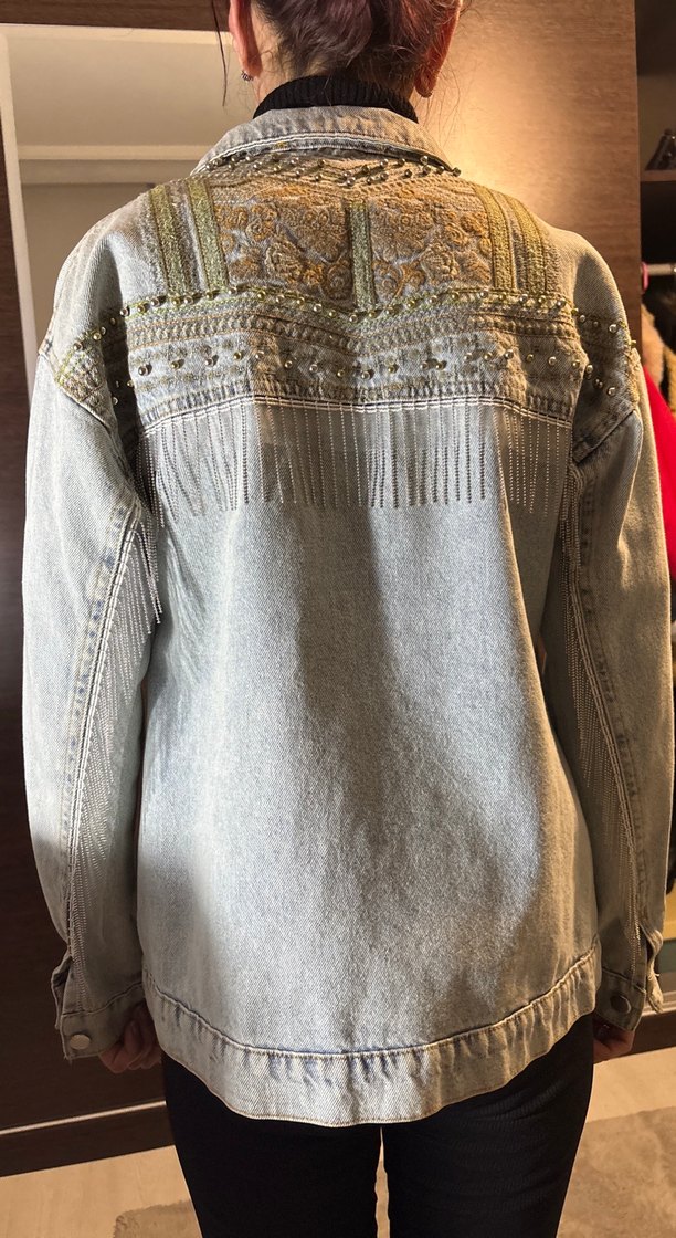 Nakış Detaylı Gri Mavi Jean Ceket - Görsel 2
