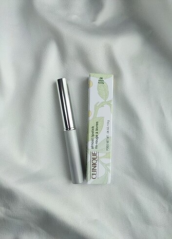 Clinique Almost Lipstick Ruj Black Honey 