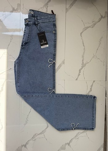 Diğer Kadın Nakışlı Tokalı Midi Denim Pantolon