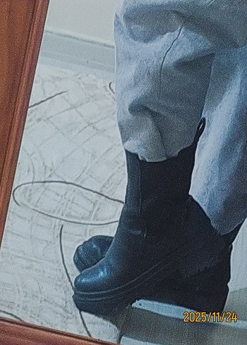 Sokak Stili Siyah Tokalı Lastik Bot - Görsel 4