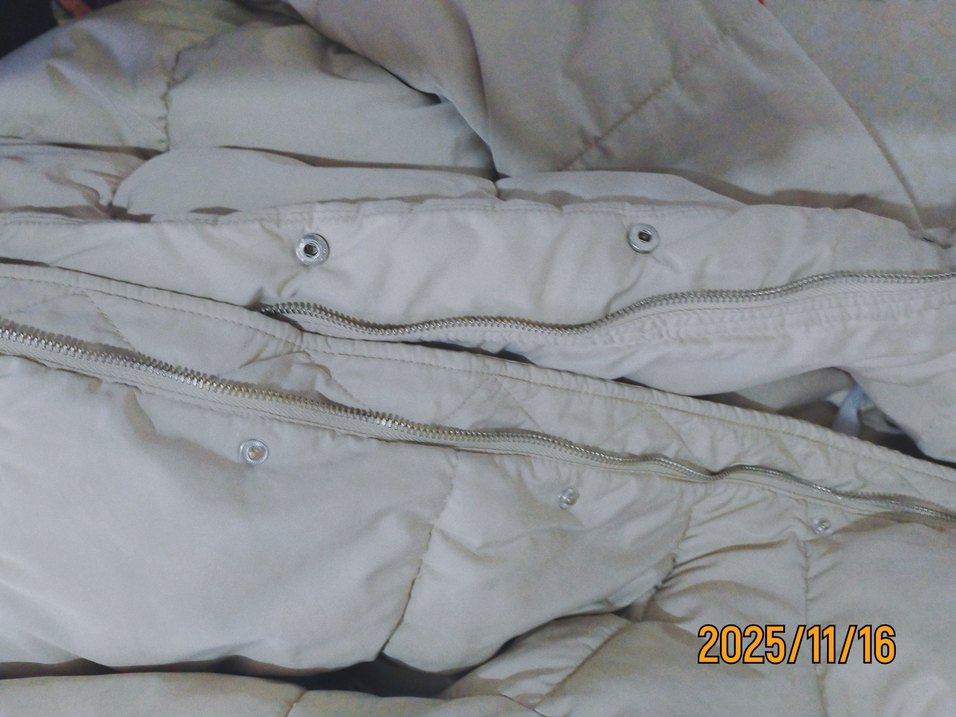 Bej Kadın Düğmeli Kışlık Mont - Görsel 4