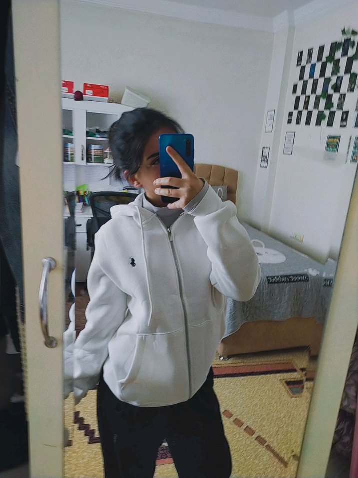 Beyaz Kapüşonlu Kadın Sweatshirt - Görsel 2