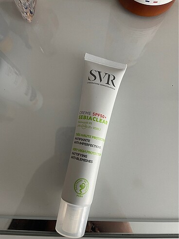 SVR Sebiaclear Yağlı cilt güneş kremi 40 ml