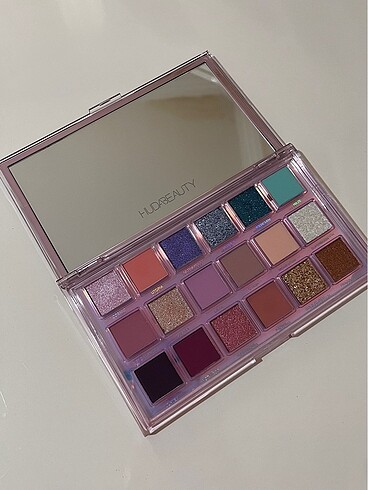 Huda Beauty Far Paleti