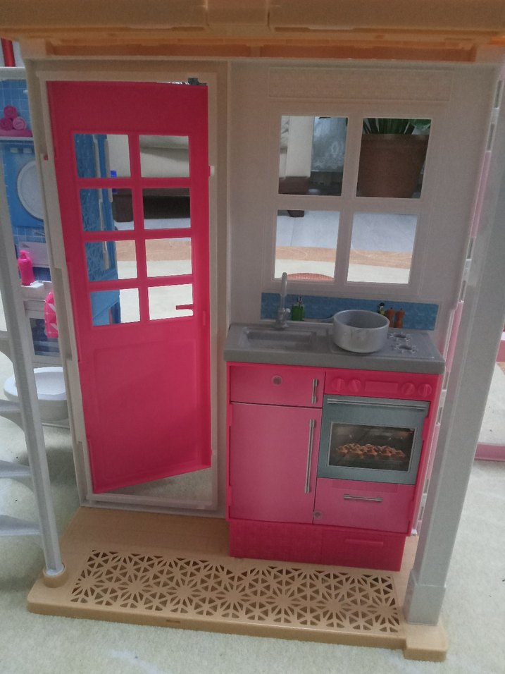 Barbie DVV47 portatif ev - Görsel 3